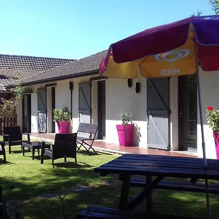 Favières Les Garennes B&B 외부 사진