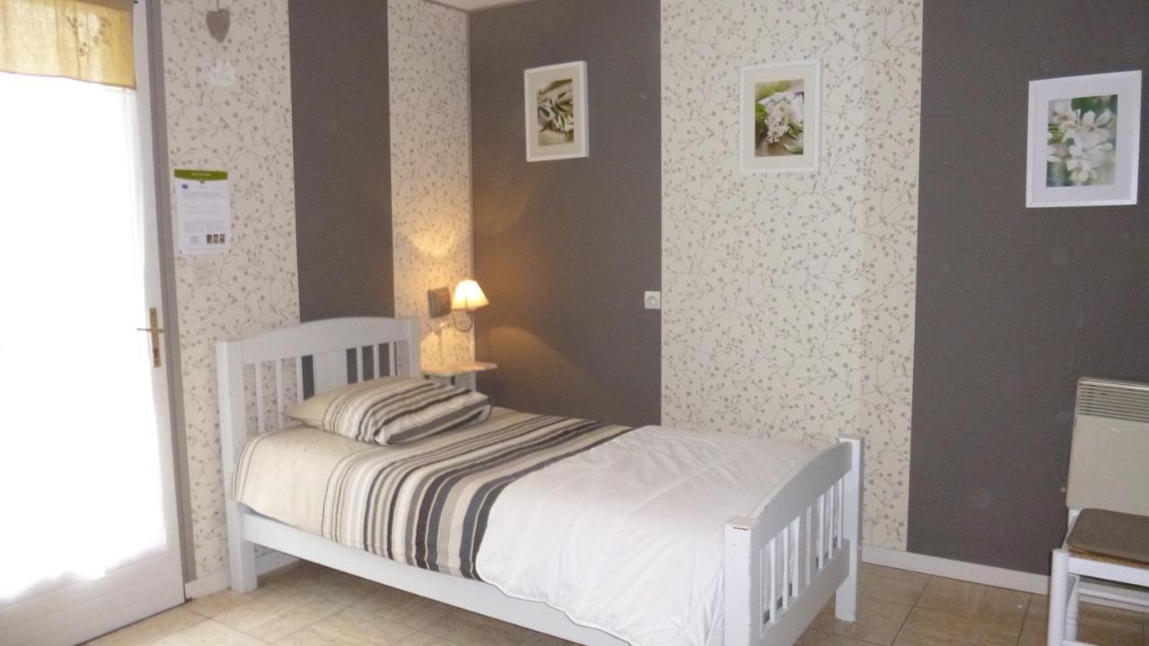 Favières Les Garennes B&B 외부 사진