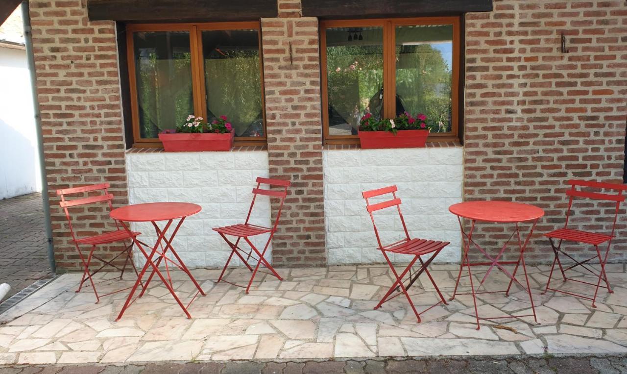 Favières Les Garennes B&B 외부 사진